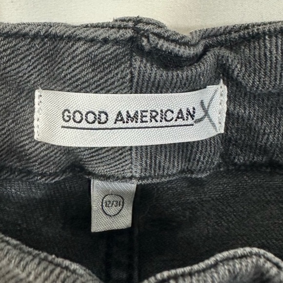 Good American Good Classic High Rise Slim
Straight Leg Jeans - Picture 3 of 5